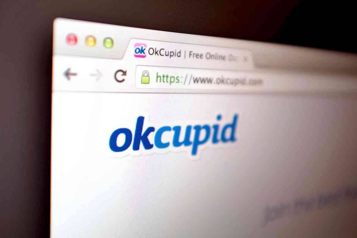 تطبيق OKCupid - تطبيقات تعارف السفر