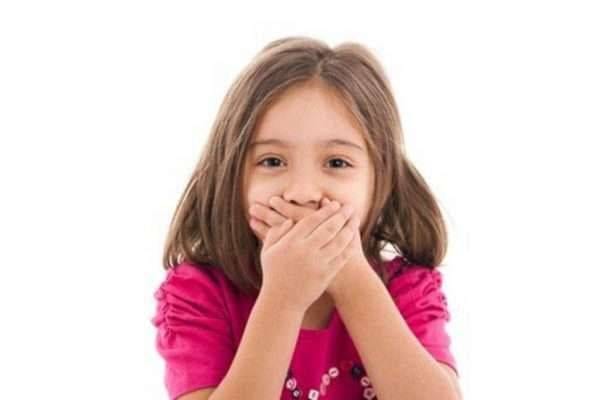 أسباب رائحة فم الأطفال
