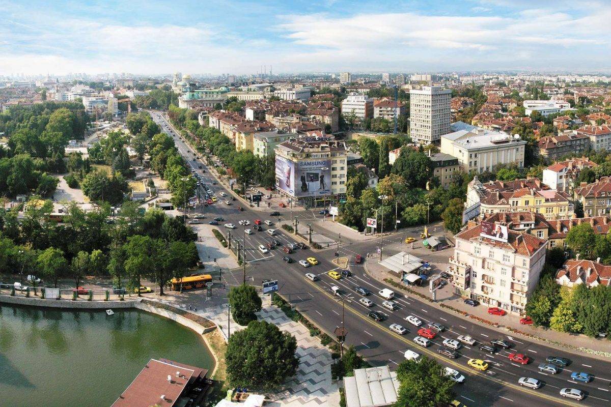 المسافة من المدن البلغارية إلي صوفيا ( العاصمة ) بالكيلومترات والأميال