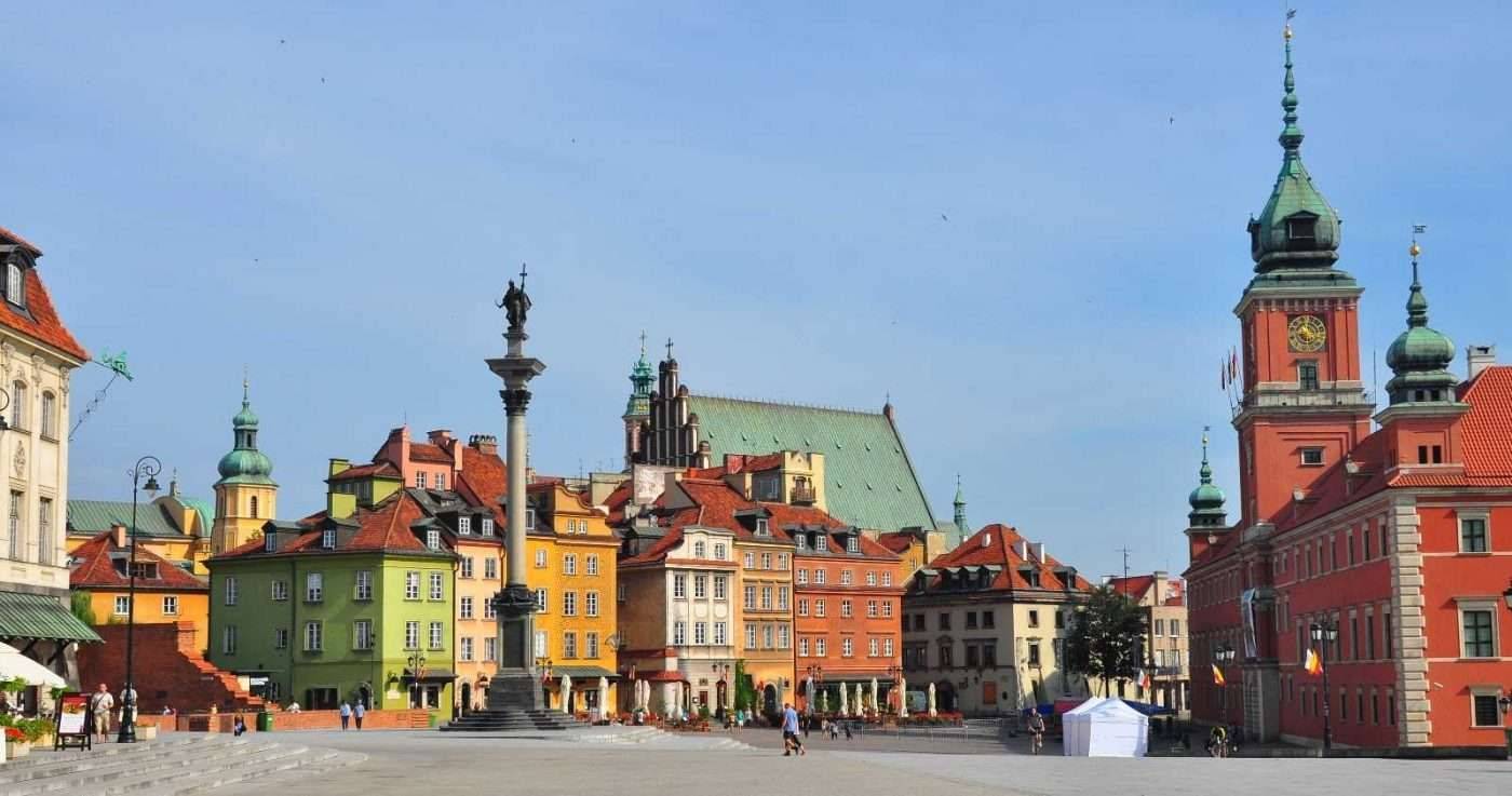  المسافة بين وارسو ( عاصمة بولندا ) والمدن البولندية