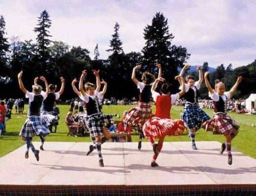 Highland Dancing - أنواع الرقص الحديث