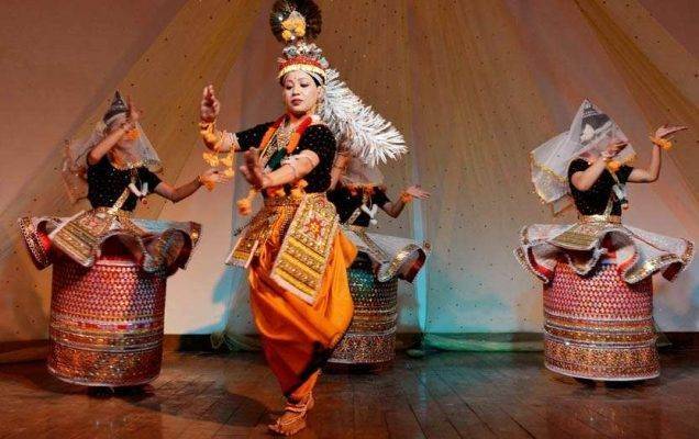 Manipuri - أنواع الرقص الهندي