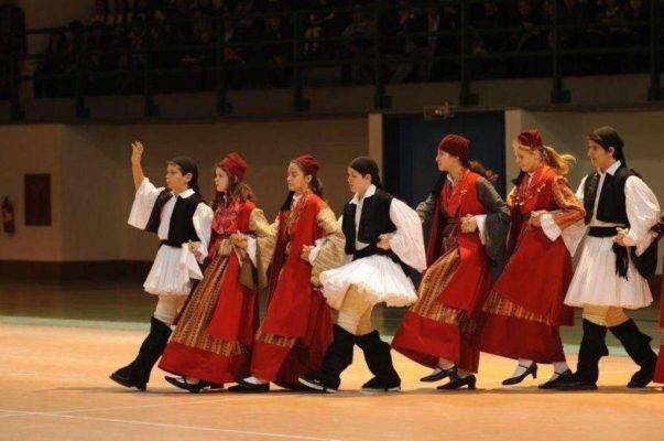 تعرف على أنواع الرقص اليوناني