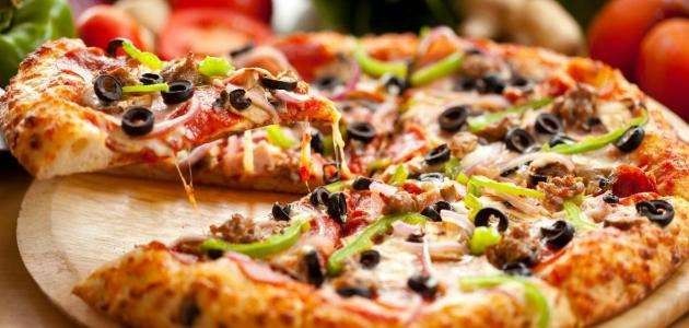 عمل بيتزا اقتصادية - طريقة عمل البيتزا