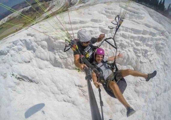 Paraglide over Pamukkale - باموكالي في الشتاء