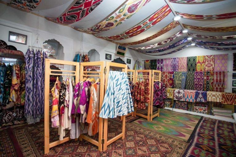 أسواق الملابس في أوزباكستان