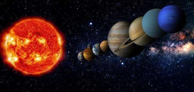 المسافة بين الشمس وكوكب زحل