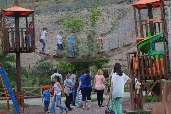 حديقة الحيوان في يريفان