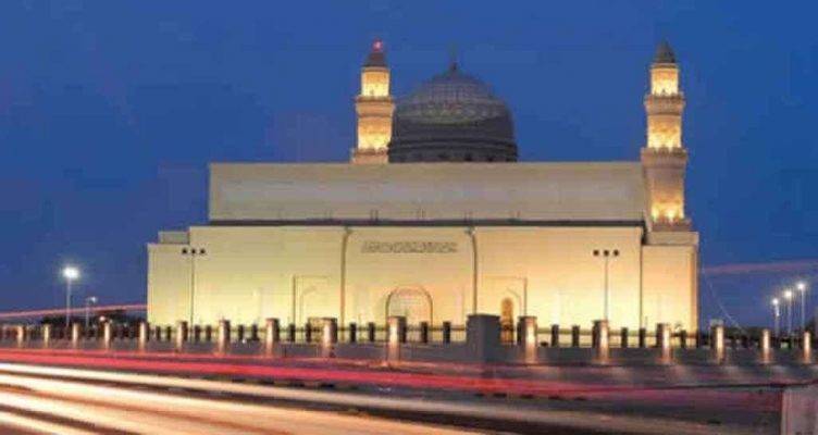 جامع السلطان قابوس - الأماكن السياحية في السويق