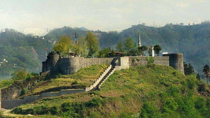 قلعة ريزا - السياحة في مدينة ريزا تركيا