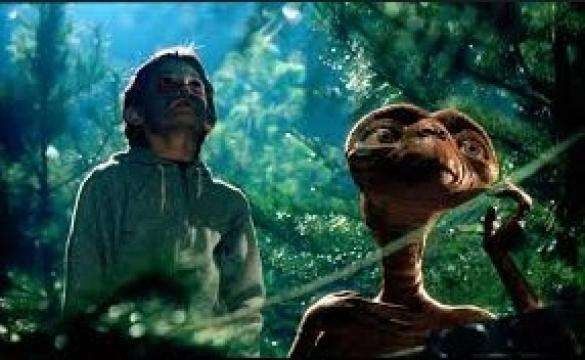 E.T. the Extra-Terrestrial .. إى تى