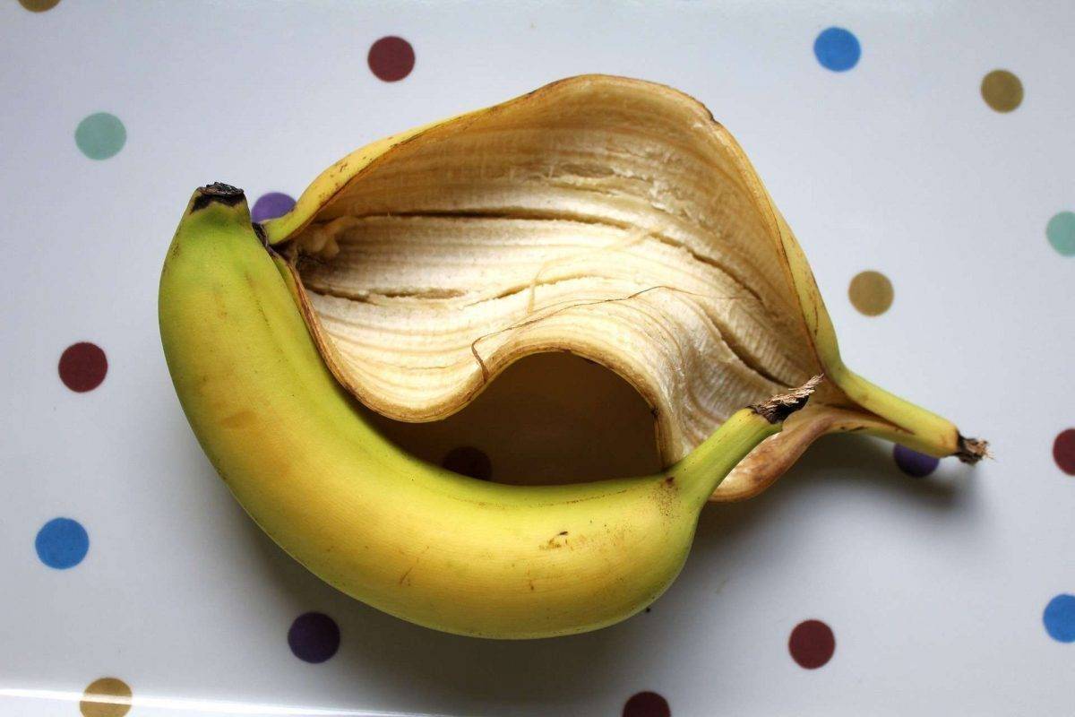 فوائد قشر الموز للهالات السوداء