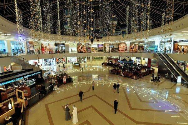التسوق - السياحة في دبي في شهر يونيو