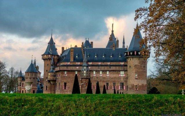 10 . قلعة De Haar..