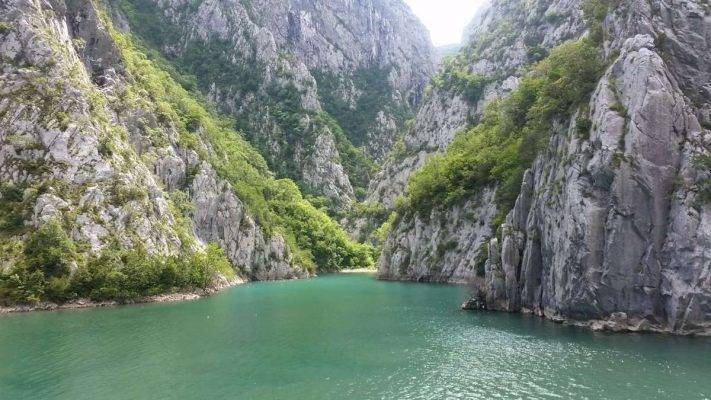 بحيرة كومان - السياحة في ألبانيا 2019