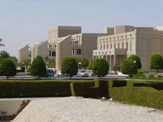 الجامعات في دولة سلطنة عمان