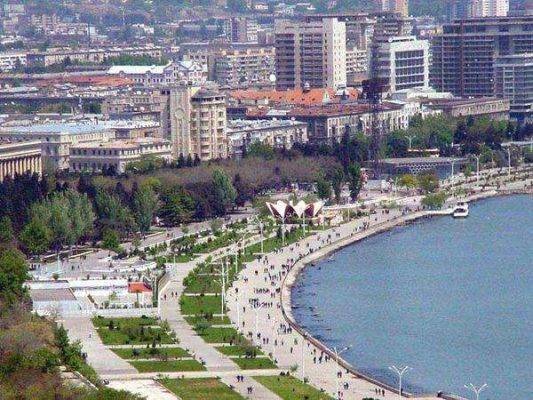 مساحة دولة أذربيجان وكثافتها السّكّانيّة