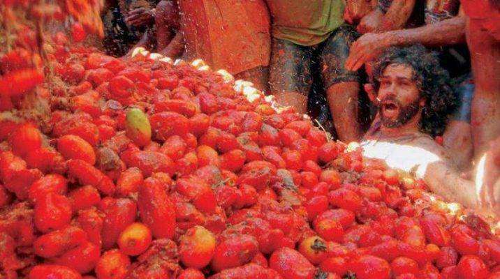  معركة الطماطم .. Tomatina