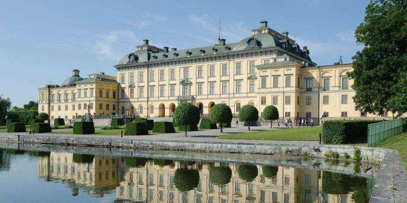 قصر دروتنينغهولم الملكي Drottningholm ..