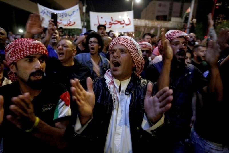 النتائج المترتبة على الأزمة الاقتصادية على الأردن
