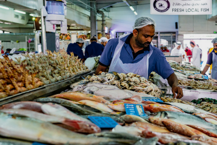 سوق الميناء للأسماك في أبو ظبي