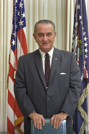 سيرة ذاتية للرئيس الأمريكي ليندون جونسون 1963-1969م