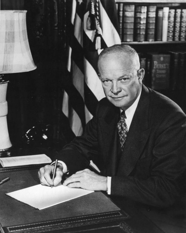 سيرة ذاتية للرئيس الأمريكي دوايت أيزنهاور 1953-1961م