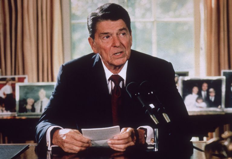 سيرة ذاتية للرئيس الأمريكي رونالد ريغان 1981-1989م