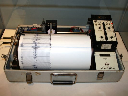 الأدوات المستخدمة في علم الزلازل