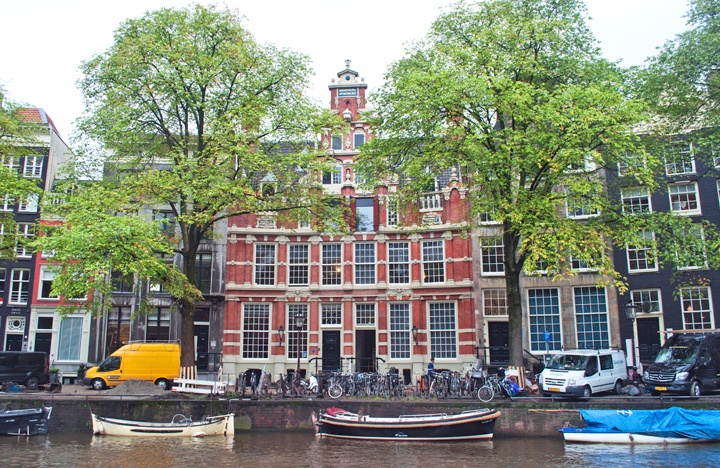 توفير المال في أمستردام