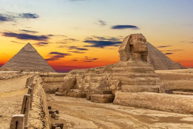 بحث عن عظماء مصر بالعناصر الرئيسية