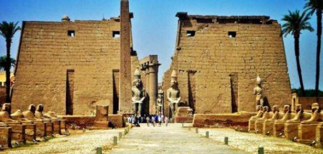 بحث عن السياحة في مصر بالعناصر الرئيسية
