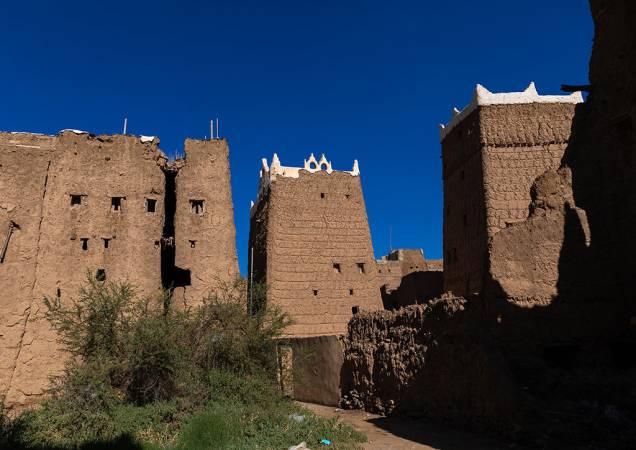 معلومات عن قرية ظهران الجنوب في عسير