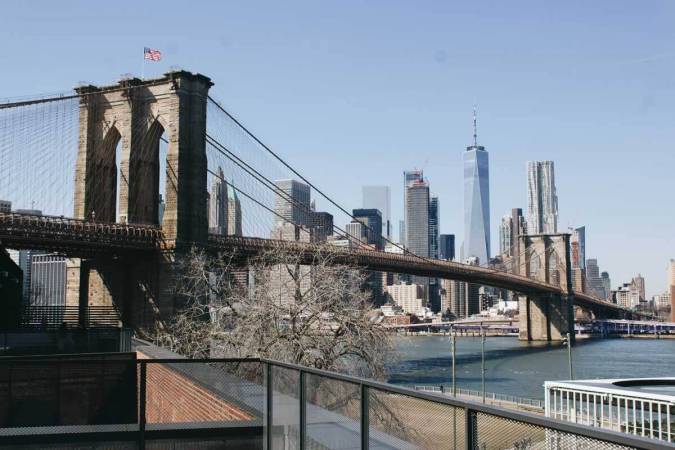 معلومات عن جسر بروكلين في نيويورك
