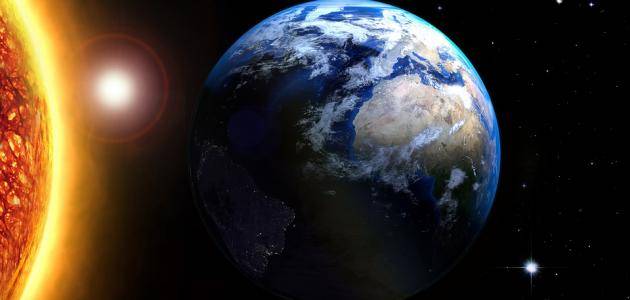 ماذا ينتج عن دوران الأرض حول محورها