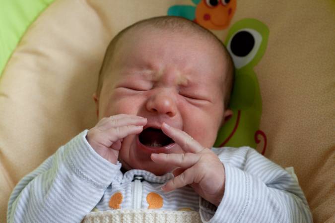 صوت بكاء الطفل الرضيع في المنام