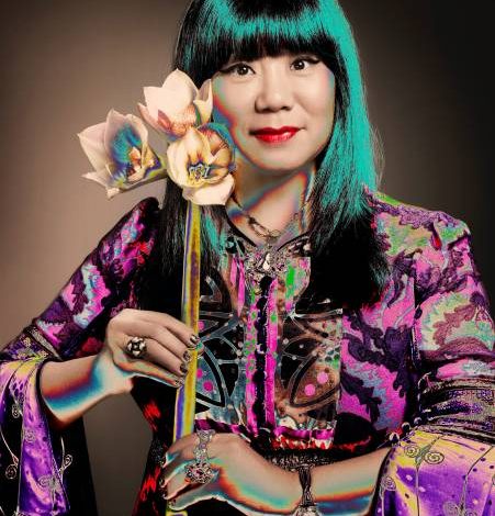 مصممة الأزياء أنا سوي Anna Sui