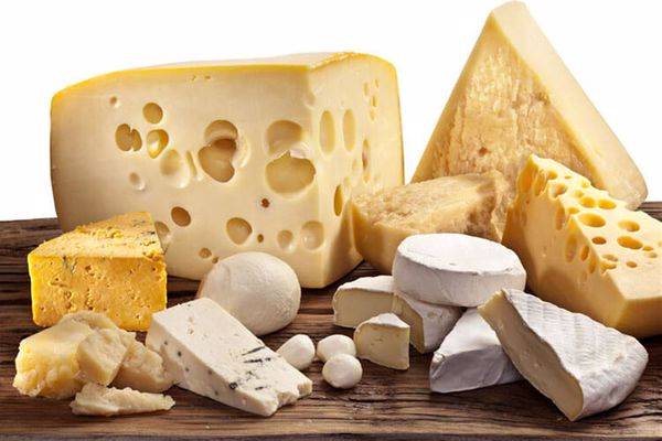 حول الفيتامينات والمعادن الموجودة في الجبن
